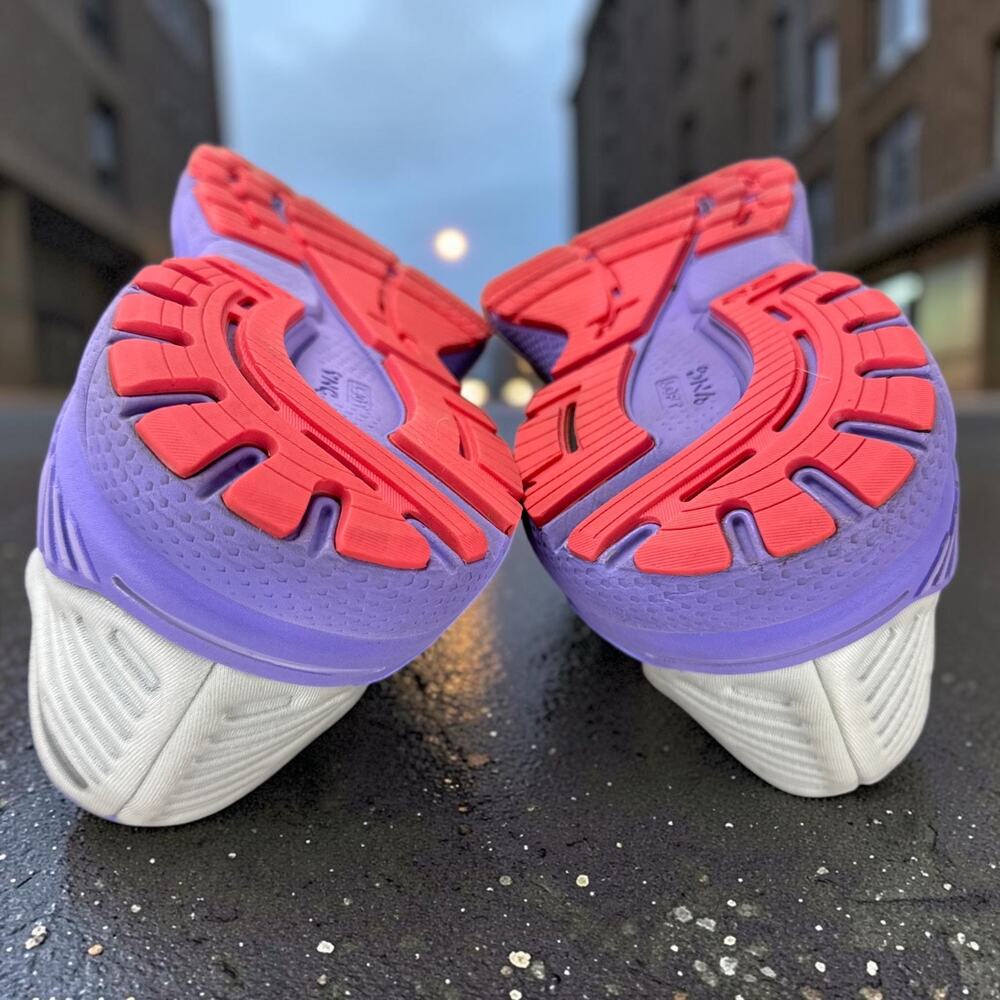 Brooks Adrenaline GTS 22 Womens 9.5 B Running Shoes White Purple Y2K Athleisure - Picture 11 of 11